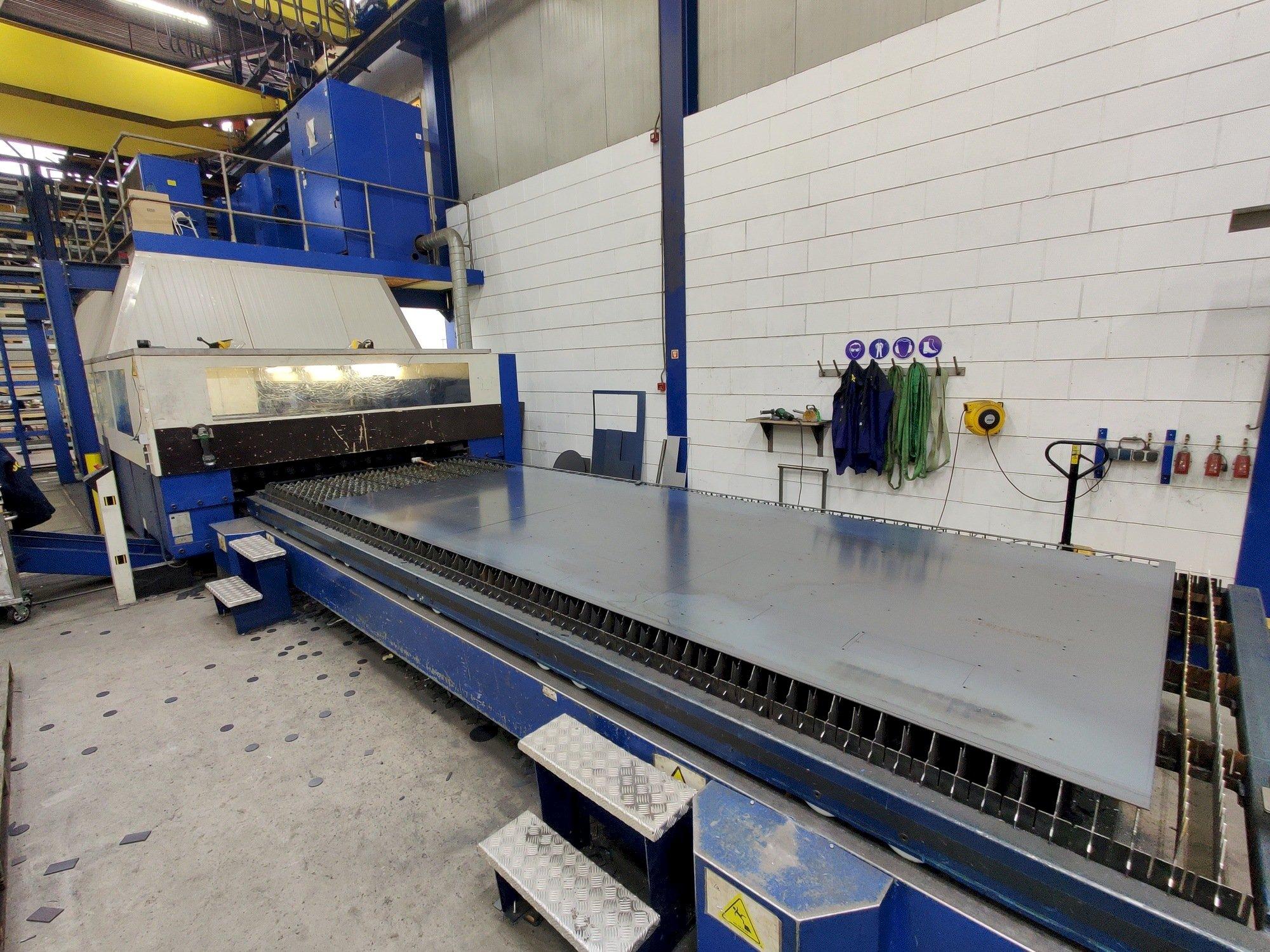 Vista frontal de la máquina Trumpf Trumatic L 6050 6kW CO2