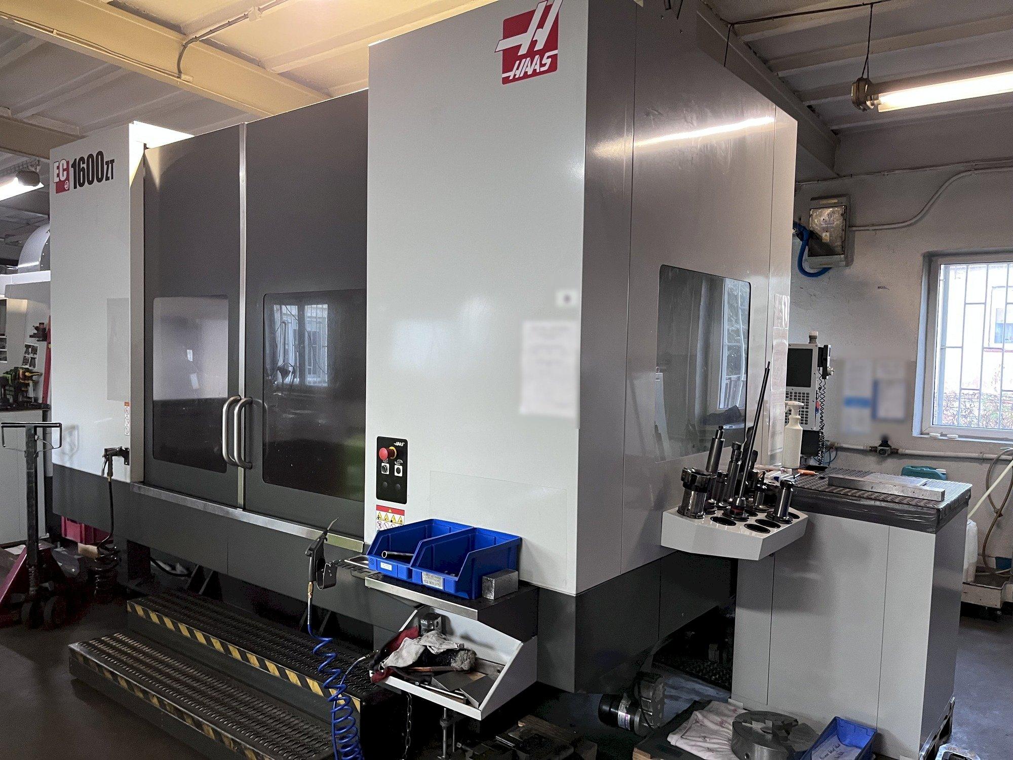 Vista frontal de la máquina HAAS EC-1600 ZT