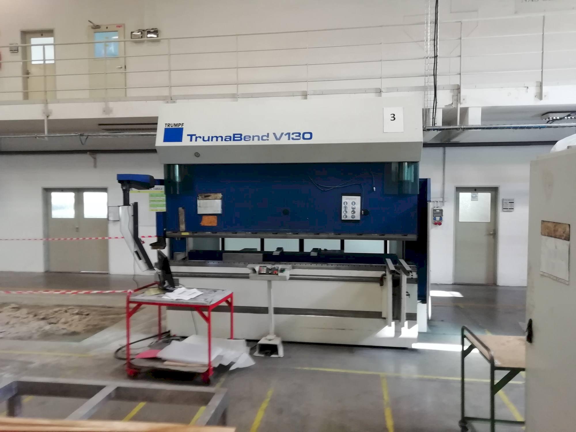 Vista frontal de la máquina Trumpf TrumaBend V130