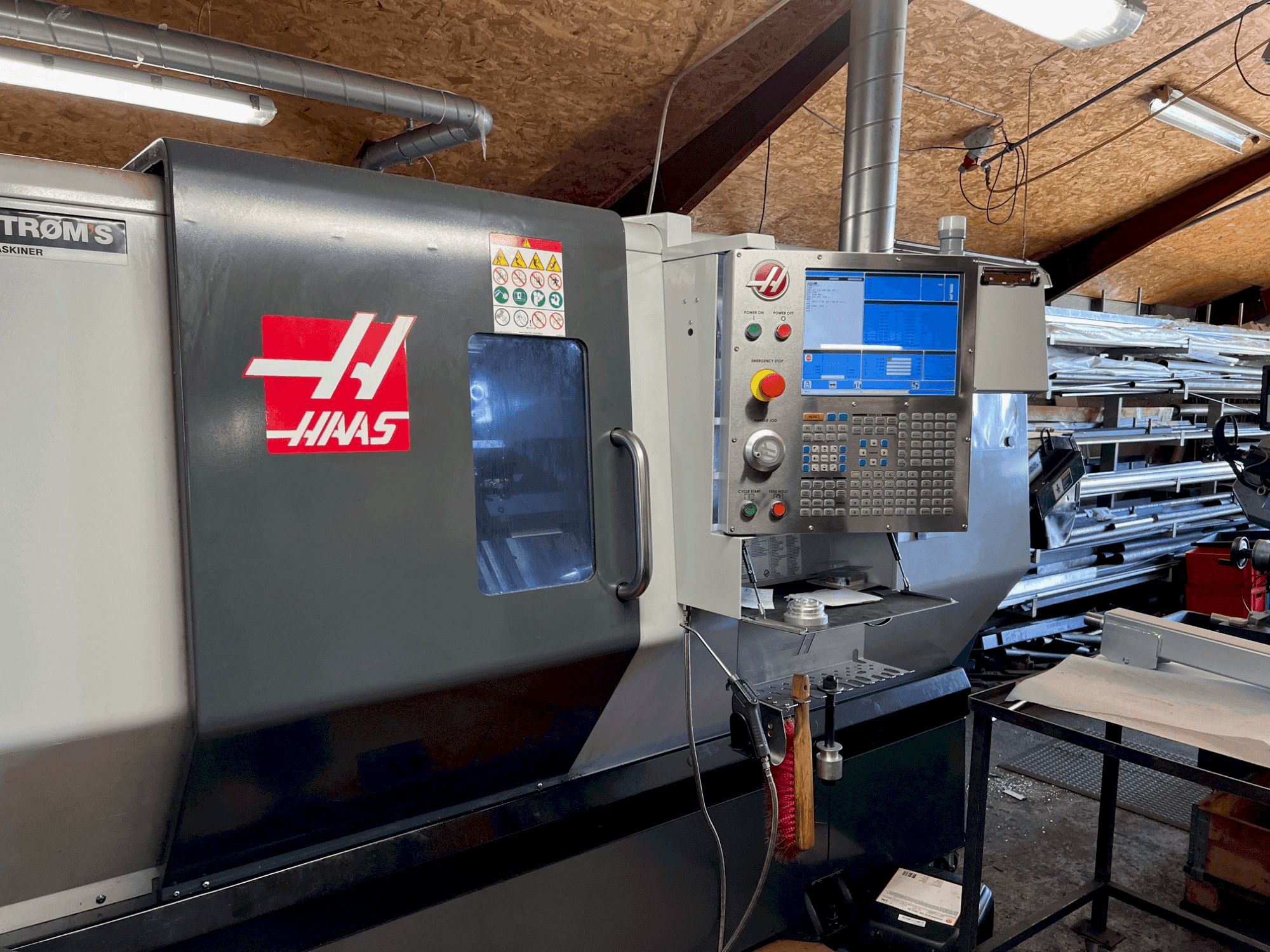 Vista frontal de la máquina HAAS HAAS ST-30Y