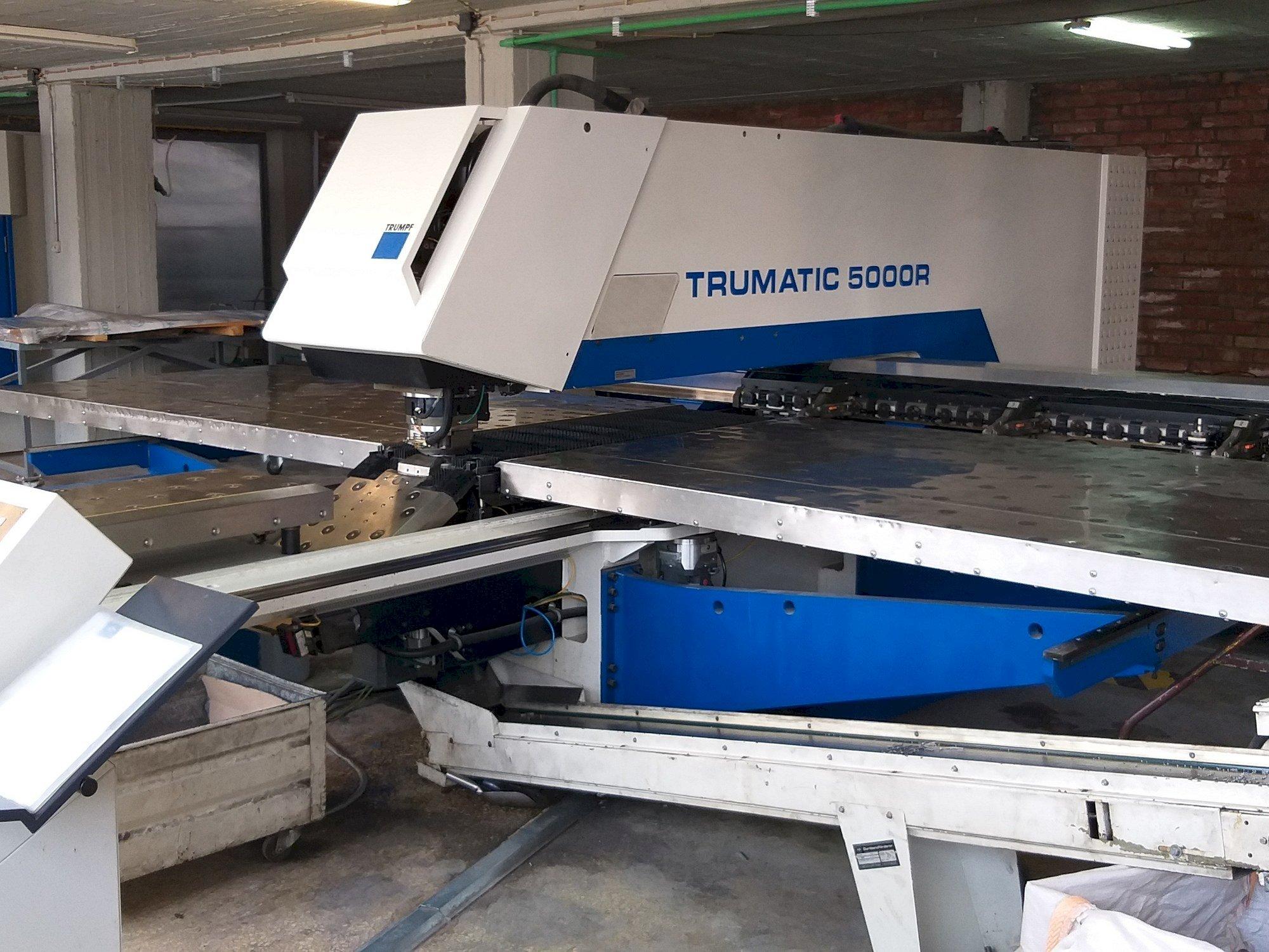 Vista frontal de la máquina Trumpf Trumatic 5000 R