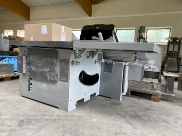 Vista frontal de la máquina Altendorf F45