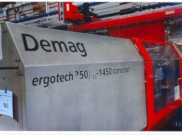 Vista frontal de la máquina DEMAG ergotech 350/710-1450 concept