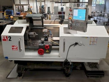 Vista frontal de la máquina HAAS TL-2