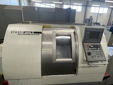 Vista frontal de la máquina Gildemeister CTX 400 S2