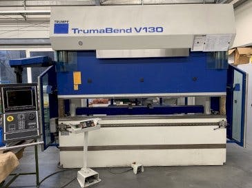 Vista frontal de la máquina Trumpf TrumaBend V130X