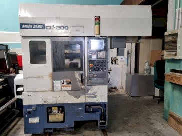 Vista frontal de la máquina MORI SEIKI CL-200