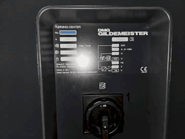 Vista frontal de la máquina DMG CTX 310 ecoline