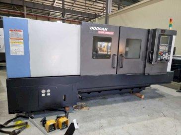 Vista frontal de la máquina Doosan PUMA 2600LMS